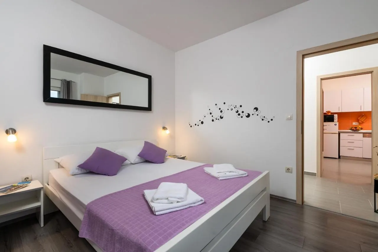 Apartments Greta & Ivona Pula 0*,