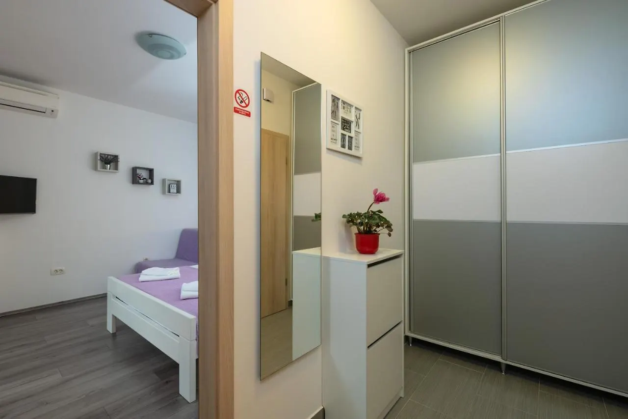 Apartments Greta & Ivona Pula